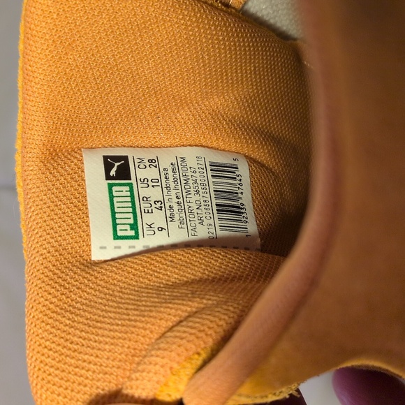 Puma Suede (10M) Orange and Black Sneakers - Picture 9 of 9